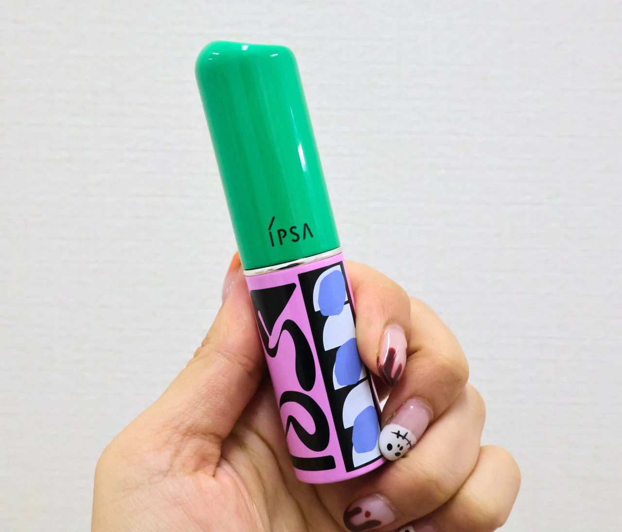 【11/4発売】IPSA×MAISON SPECIALコラボのホリデーコフレ・美容液スティックがかわいすぎる＆手軽ケア【最速レビュー】