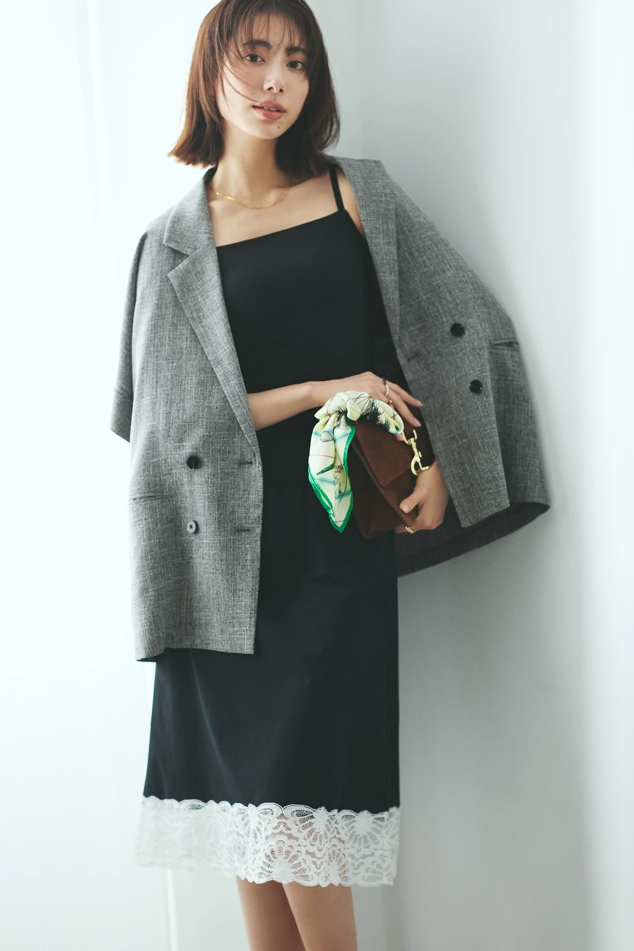 土屋巴瑞季　シンプルで洗練見え、かつ機能美も備えたブラトップはジャケットのインにも重宝