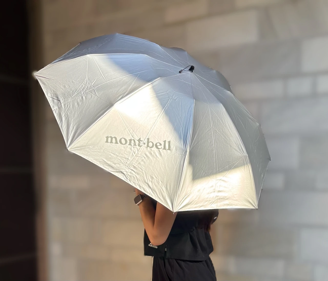 【買ってよかった】mont-bell サンブロックアンブレラ55を1ヶ月使った正直レビュー｜大きさ・重さ・使用感を紹介 