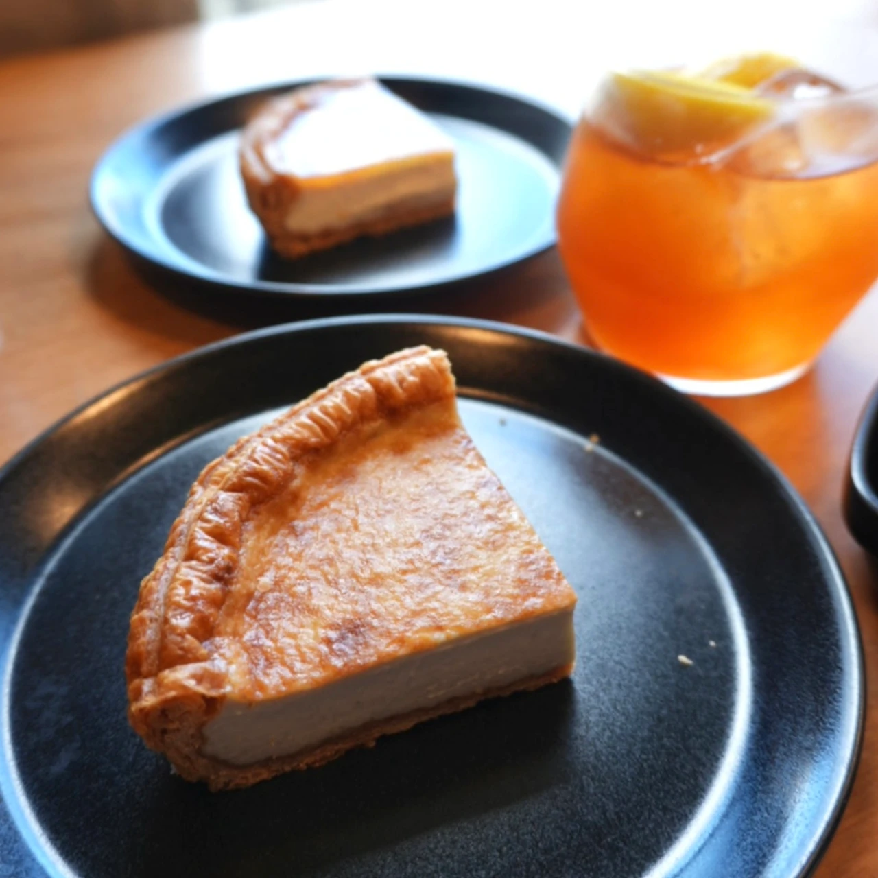 【秋の鎌倉】驚くほどとろける!長谷の「THE CIRCUS」でチーズケーキ2種を食べ比べ