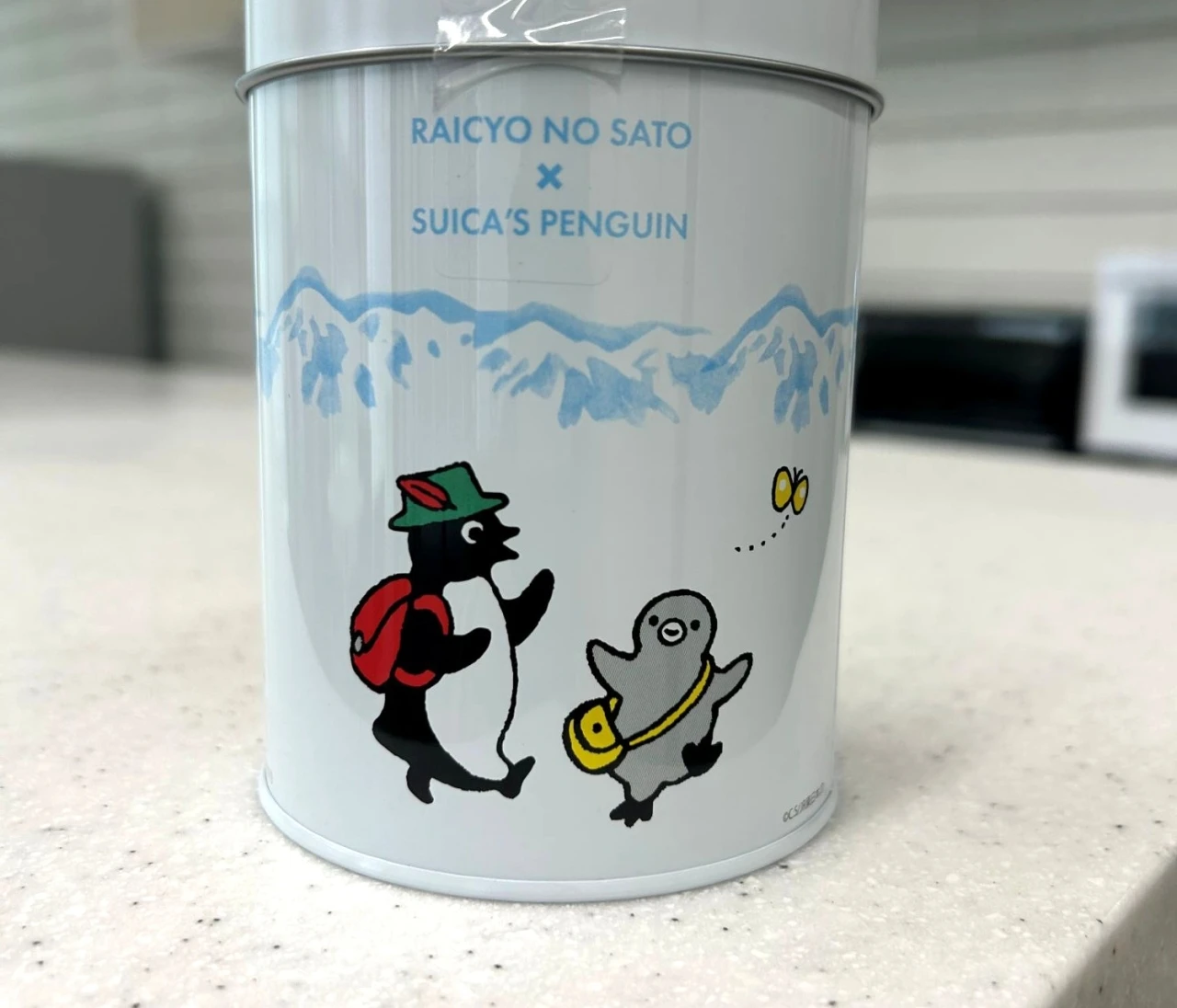 【信州 長野土産】Suica（スイカ）のペンギン×雷鳥の里ガーゼタオル缶【エディターズピック】　