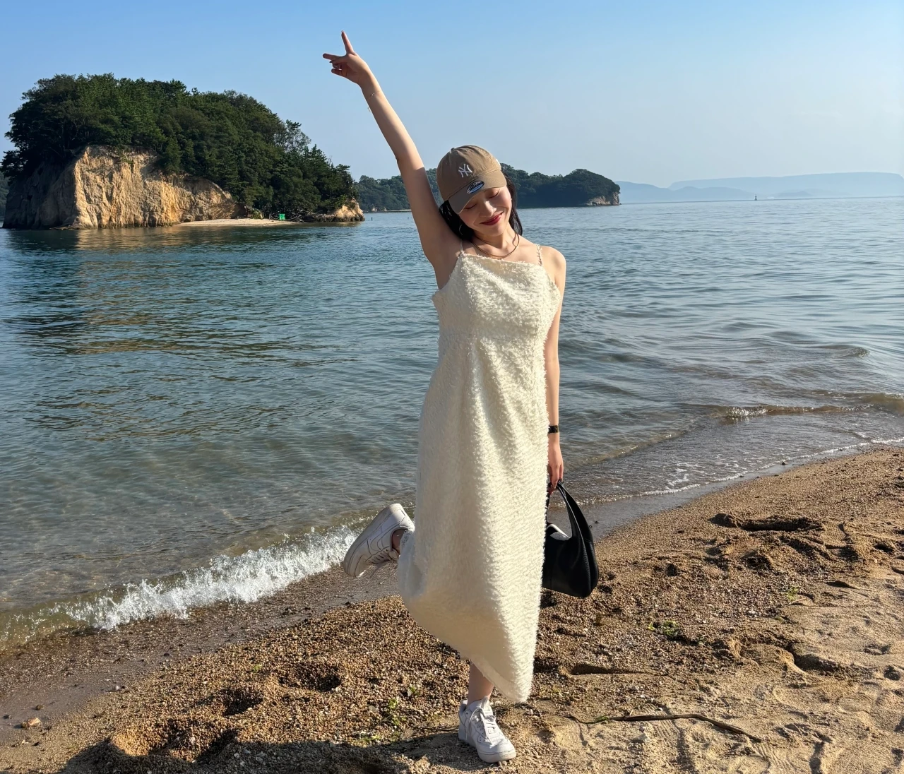 【着回し旅行コーデ】第3弾｜小豆島の海には白ワンピースを