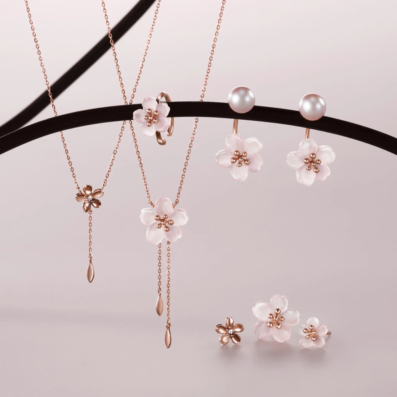 【スタージュエリー】春を呼び込む桜シリーズ「SAKURA 2026」、近沢レース店のタオルハンカチセットで登場