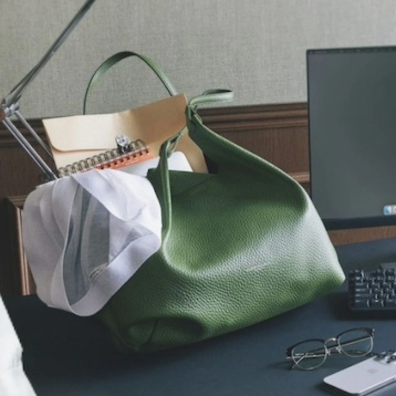 【秋のはじめにカーディガンを一枚】旬見え必至な透けデザイン!シアーカーディガン4選