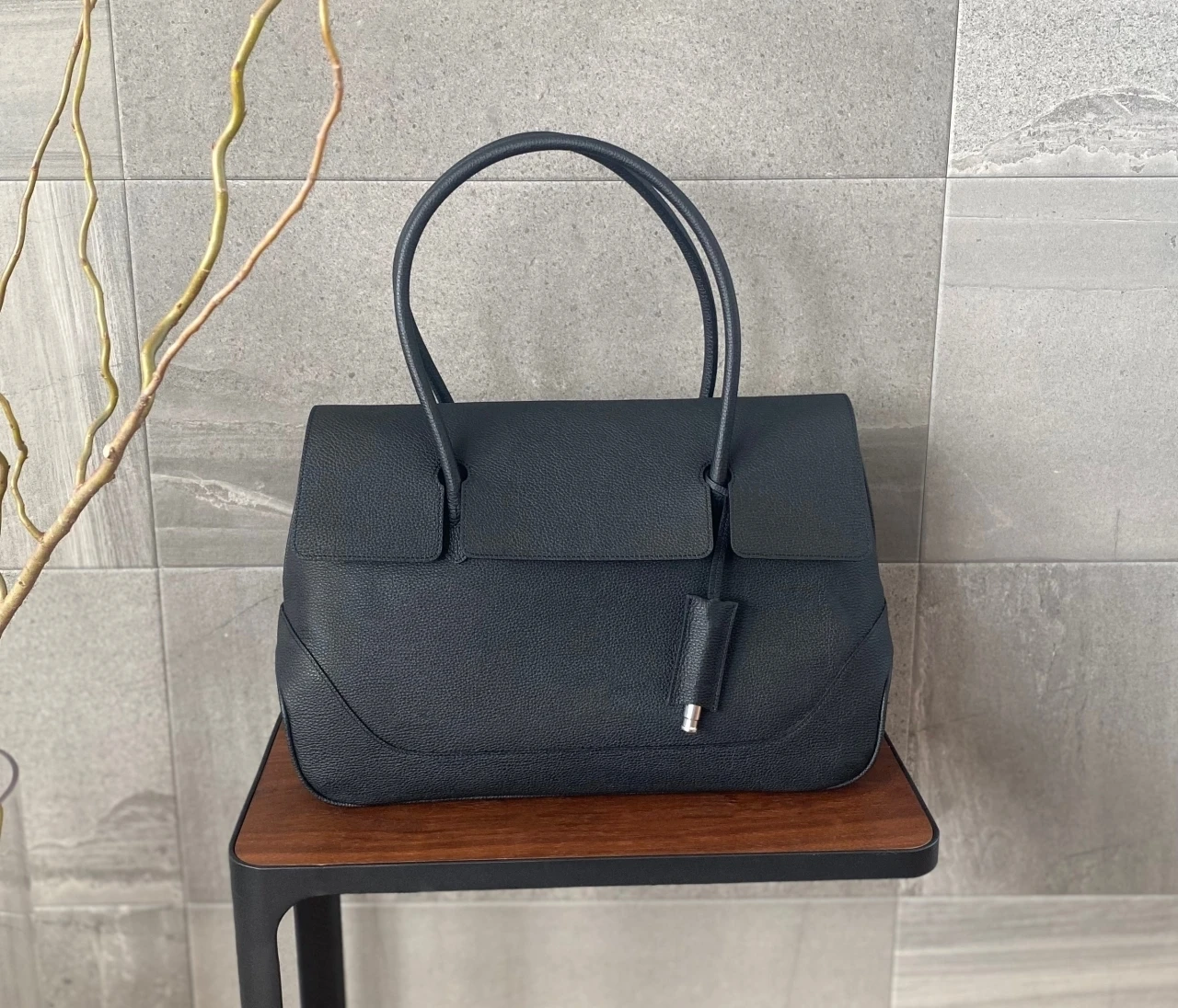 【東原妙子さんがディレクターに就任】かぶり買い多発中！“ペッレ モルビダ”のフラップトート【エディターズピック】