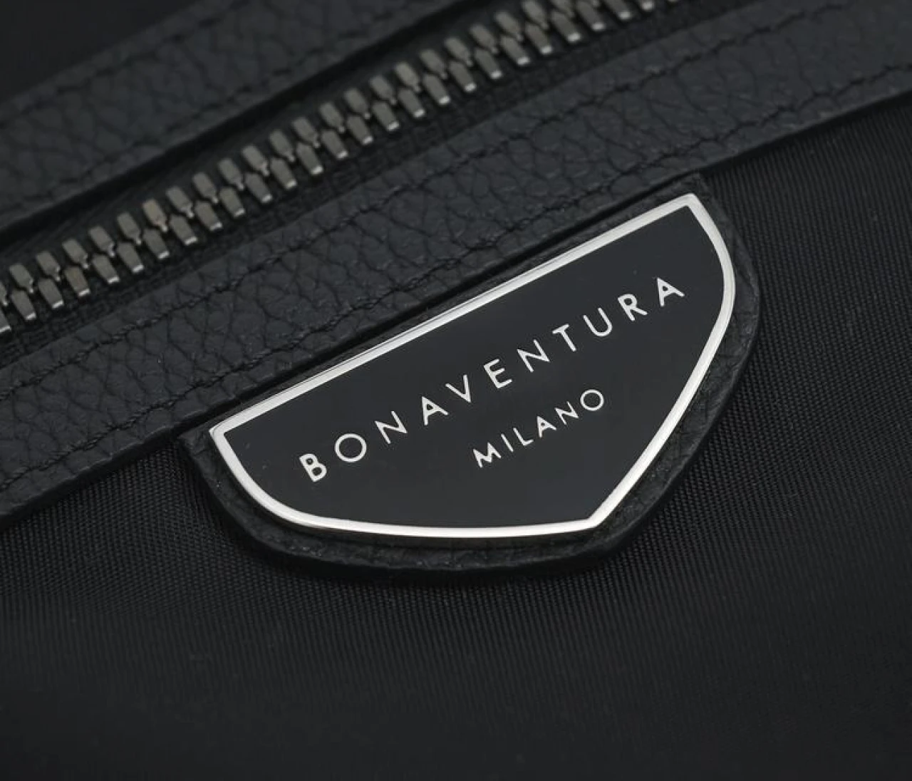 【写真】「ボナベンチュラ」の上質リュック＆A4が入るトートバッグ