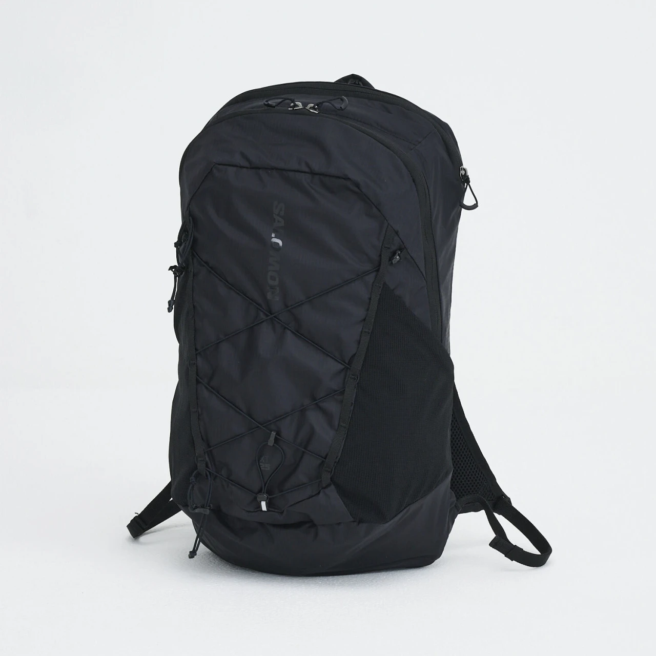 機能も見た目も妥協なし！ 「サロモン」の軽量リュック「XT 25」を徹底レビュー【優秀通勤リュック】