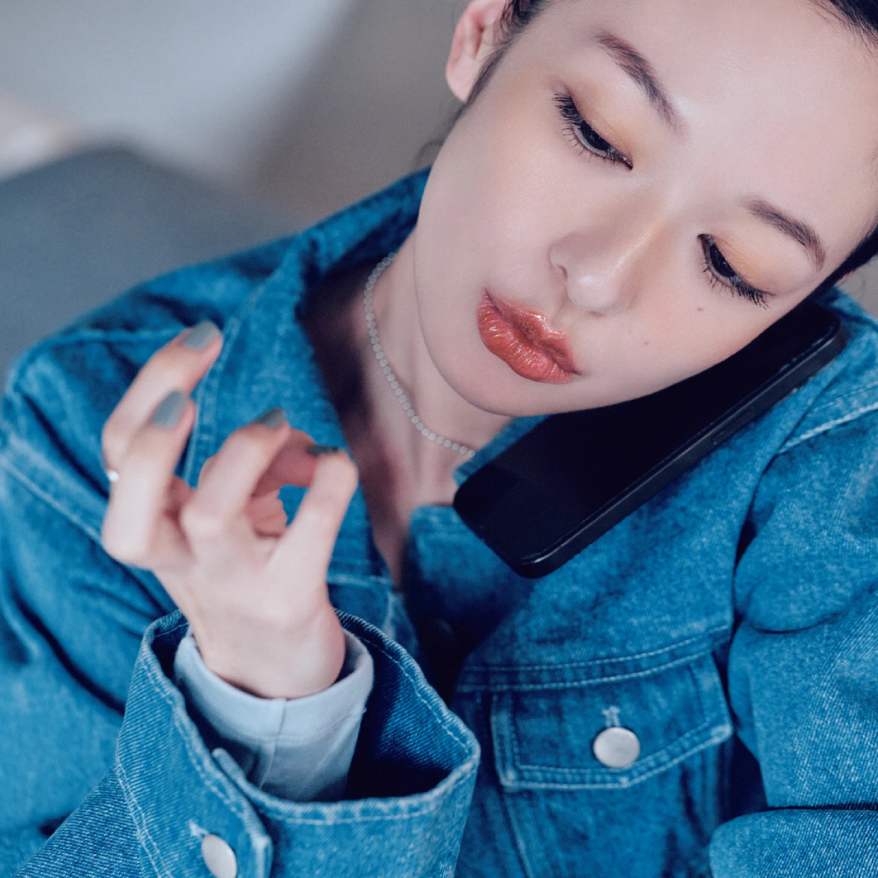 流行の【タンフルリップ】 大人がトライするならキャラメルオレンジをシャープな輪郭でレディに仕上げて