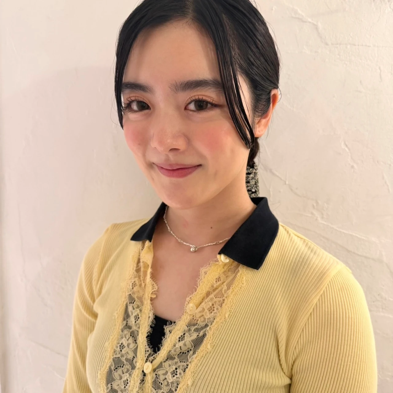【2026年夏の湿気で髪が広がりにくいヘアアレンジ】こなれ感抜群！ ニュアンシー三つ編み