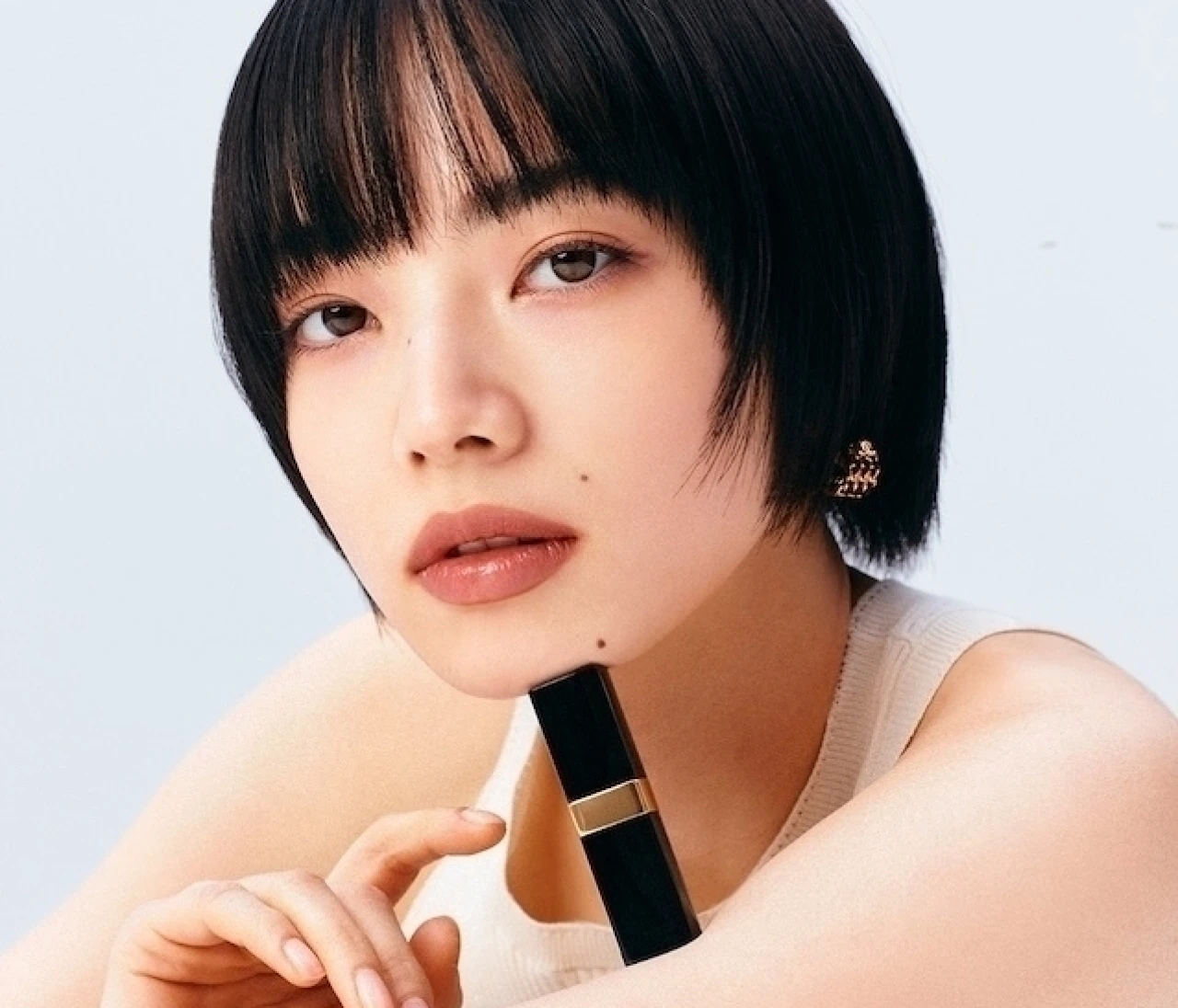【シャネル】小松菜奈がまとう“ルージュ ココ”。新ビジュアルが公開