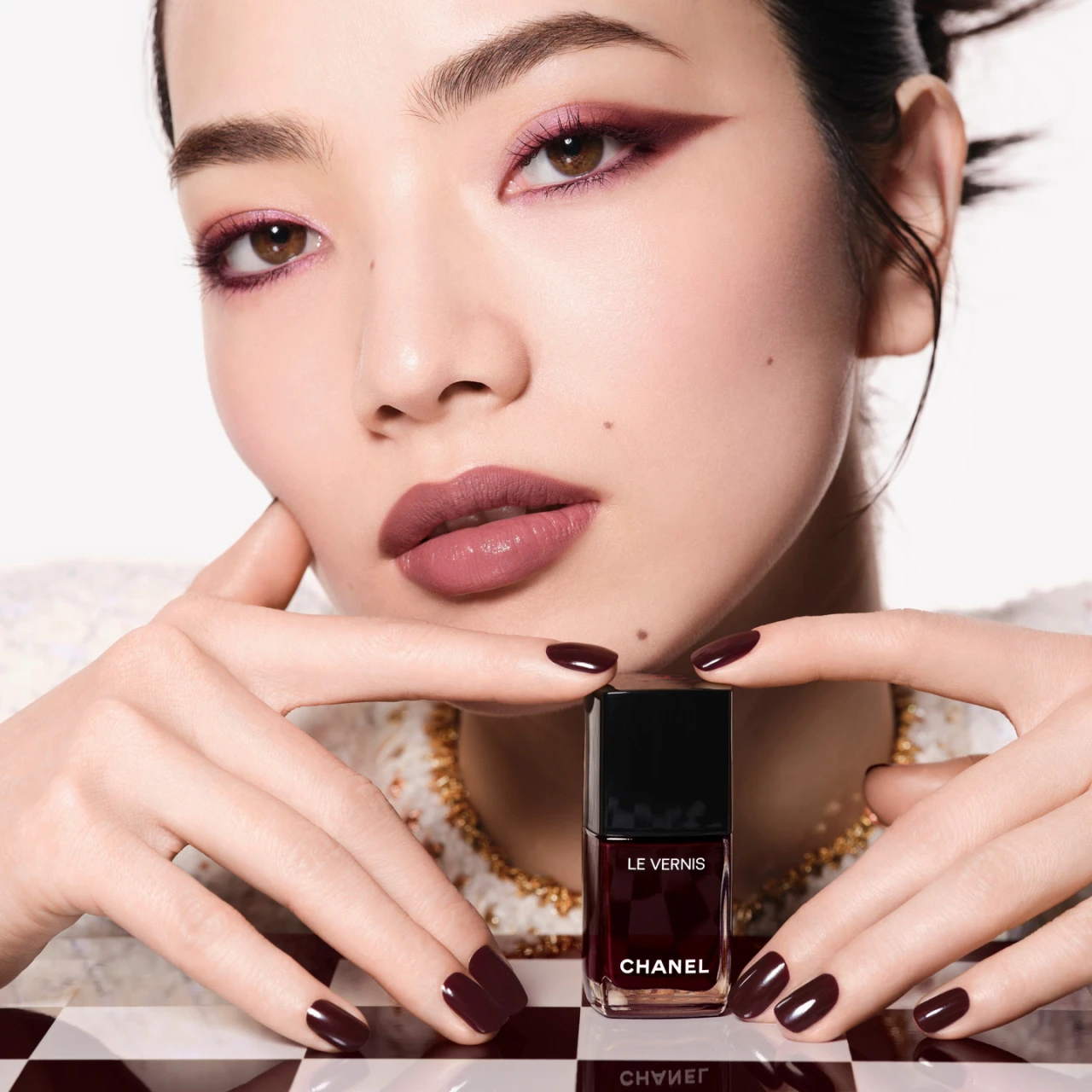 【シャネル】「ルージュ ヌワール」限定メイクアップコレクション！ワードローブに効く名作カラー