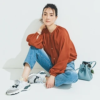 脱!子どもっぽい・男の子っぽい! デニムにスニーカーを大人っぽく合わせるコツは?