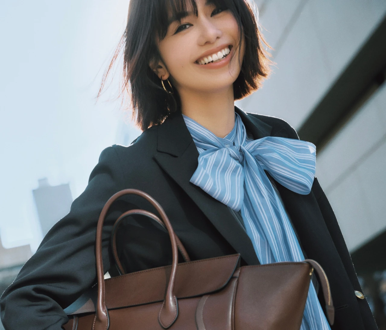 【ジャケットコーデ】カーディガン感覚で羽織れる軽やかボクシージャケットが活躍【BAILA今日のコーデ】