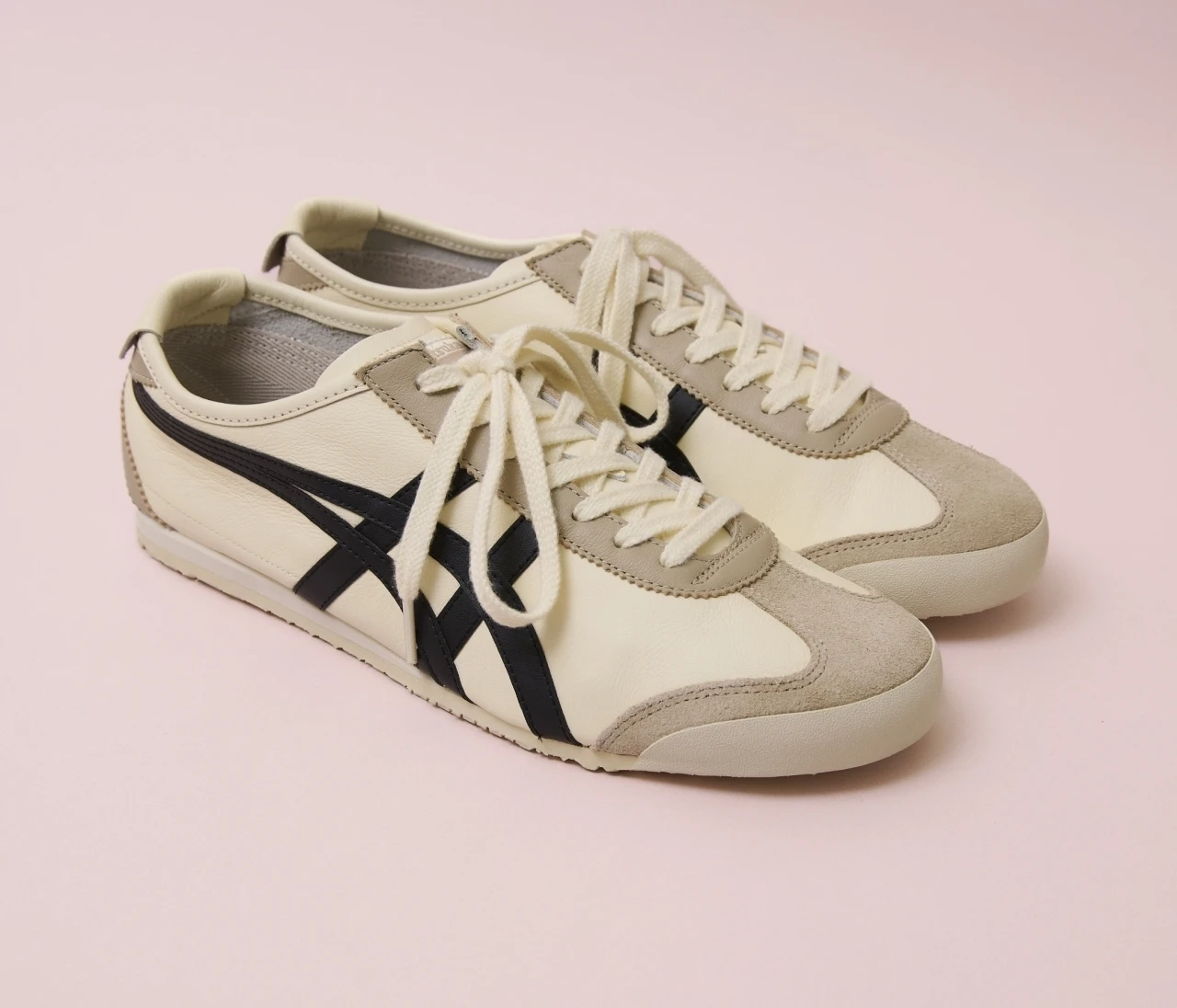 【オニツカタイガー】大定番のMEXICO 66は今っぽさと名品ならではの魅力が両立！【きれいめ派の通勤・休日スニーカー】