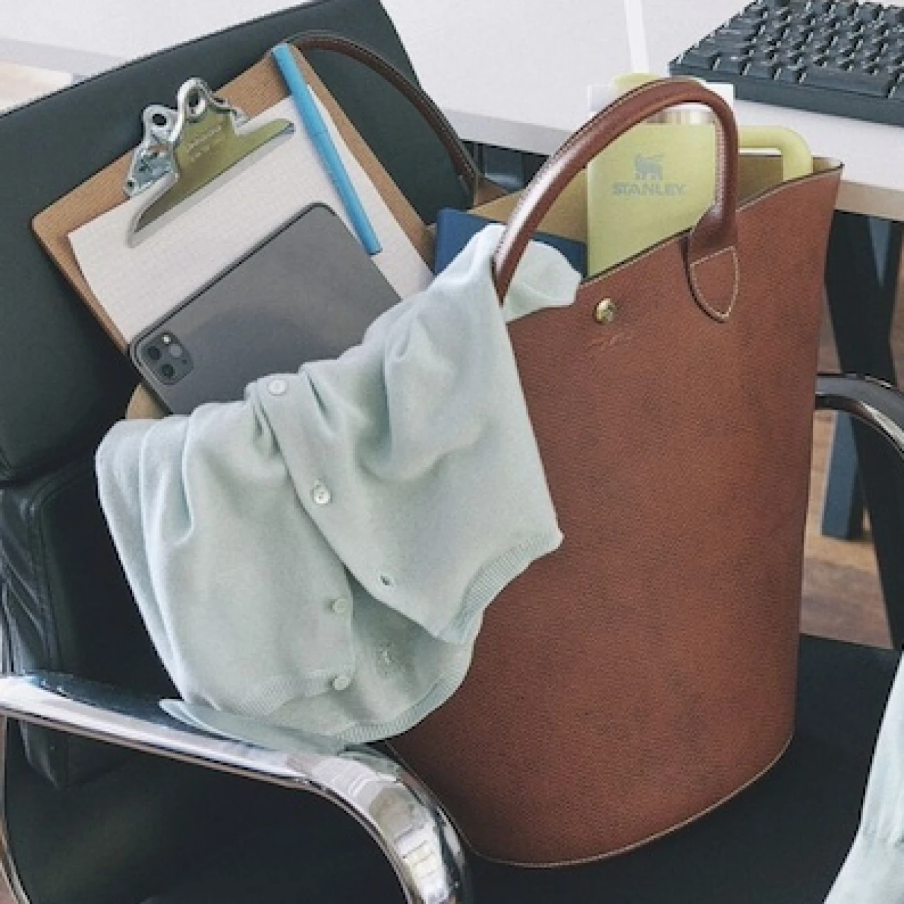 【秋のはじめにカーディガンを一枚】お洒落感度UP！きれい色カーディガン4選