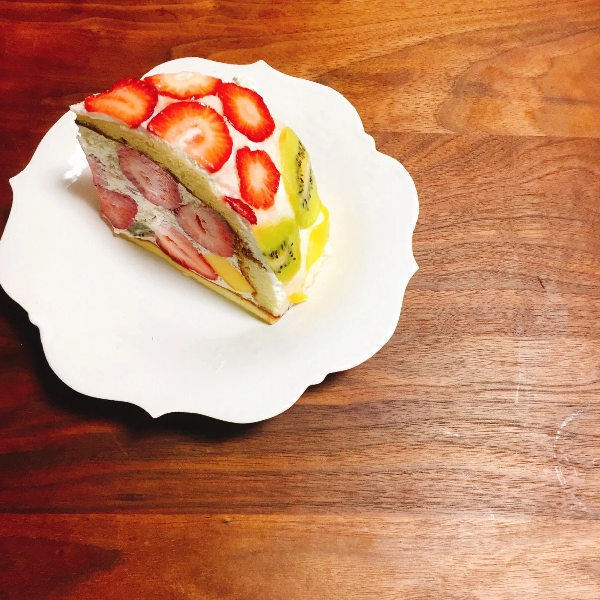 ケーキもパフェもフォトジェニック! 昨年7月オープンの「果実園 リーベル 新宿店」