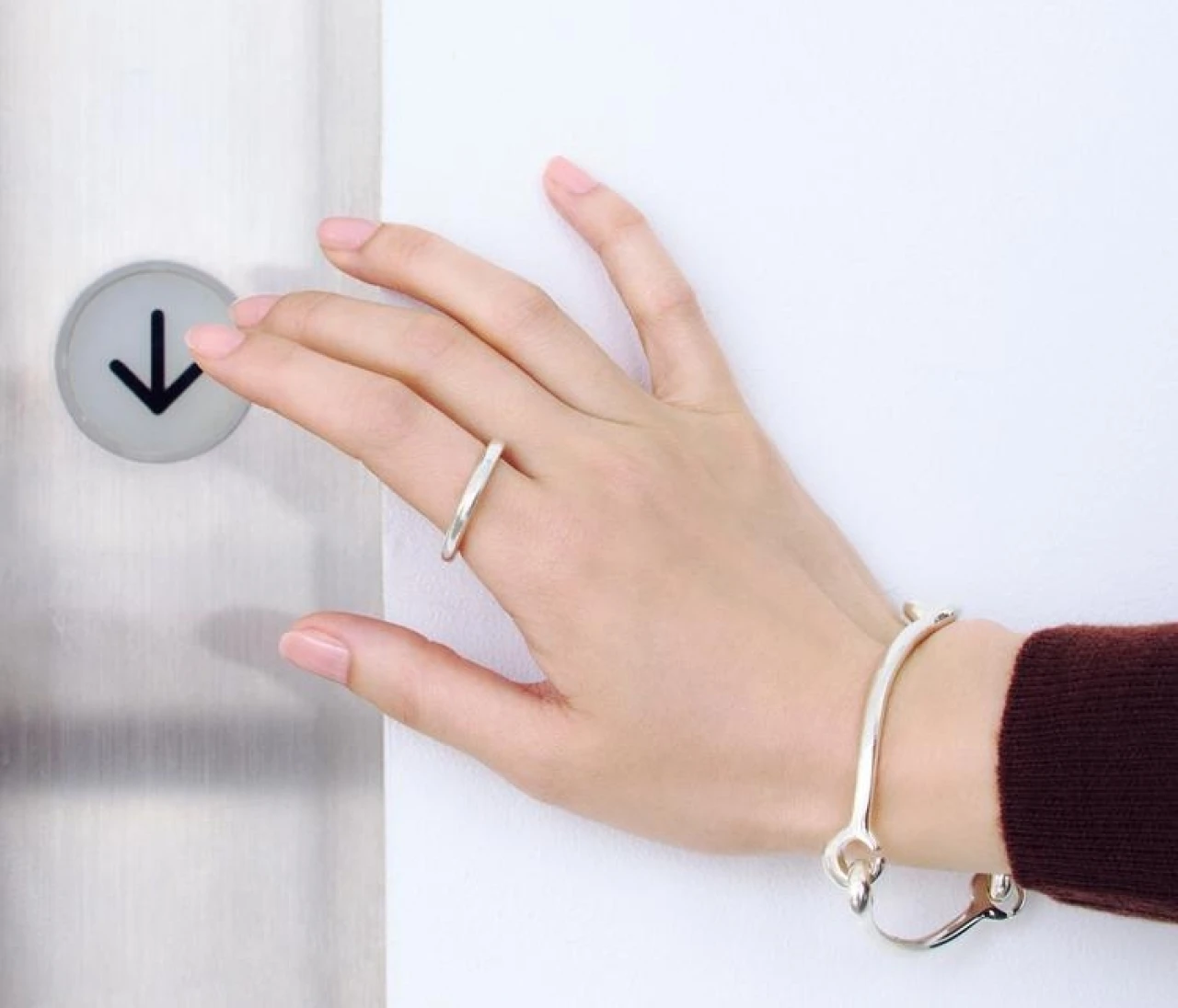 オフィスでの好感度がアップするネイル12選（写真）