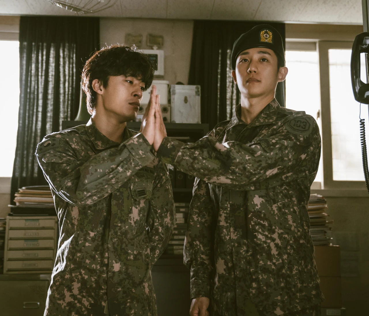 “ディープときどきコメディ”な社会派ドラマ『D.P. －脱走兵追跡官－』にしびれる【韓ドラオタクおすすめの1本】