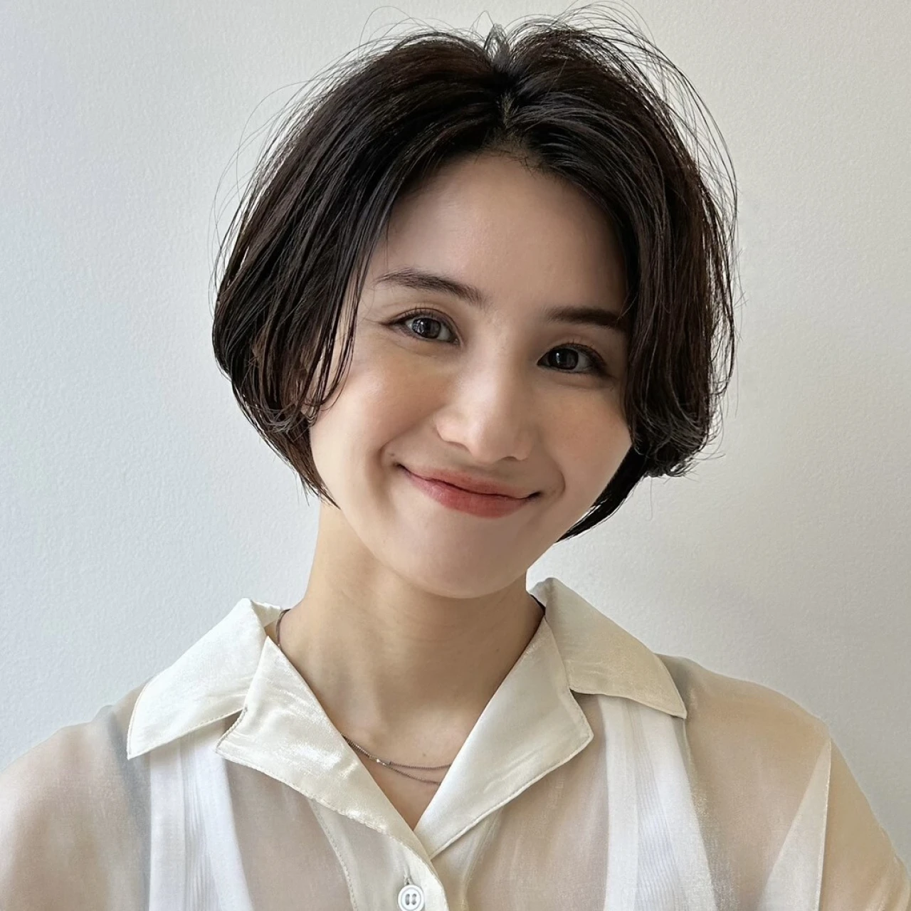 【ショートボブ・30代～40代大人の髪型】涼しい髪型！こなれショートボブ