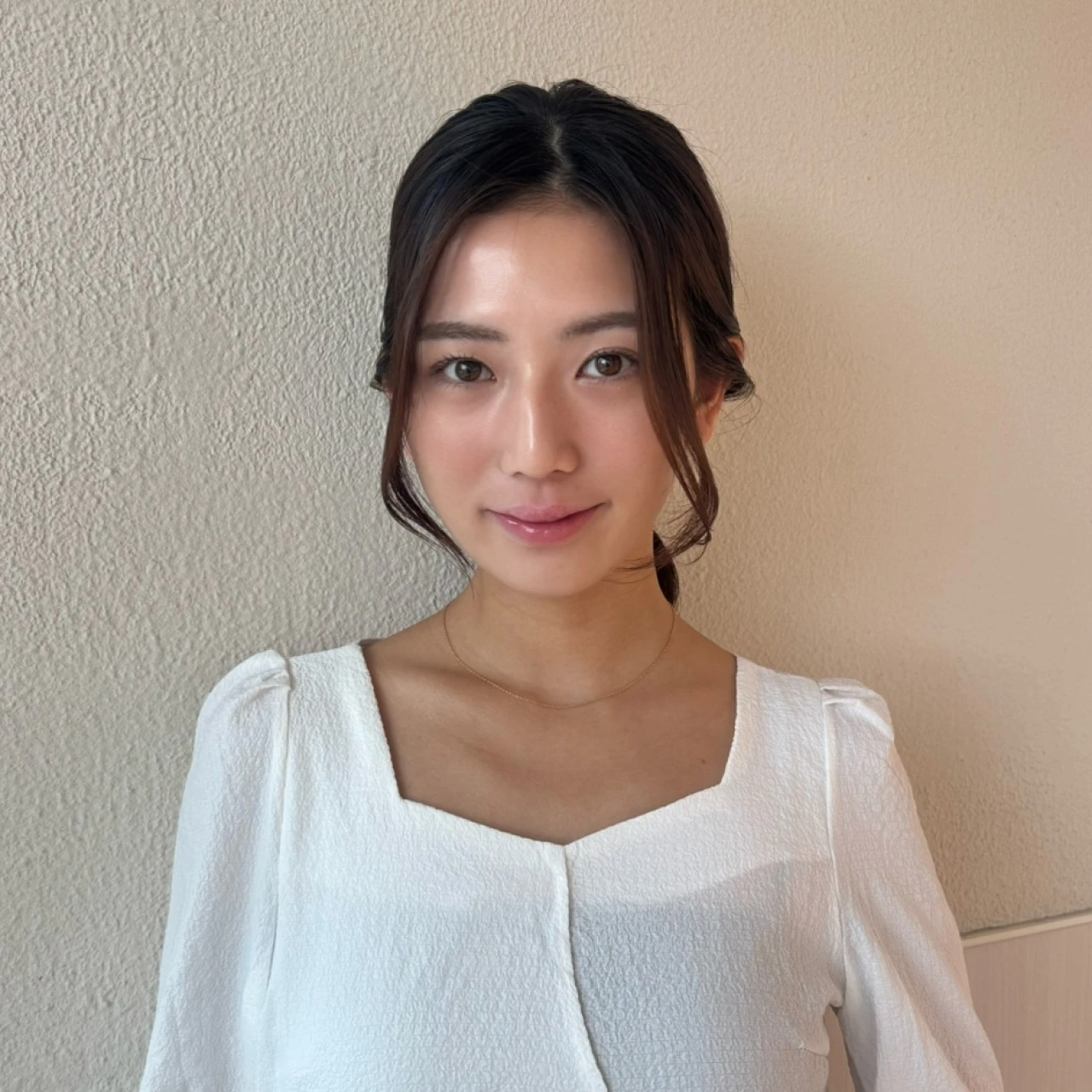 【2026年夏のうねり対策ヘアアレンジ】色っぽヘア！ きれいめこなれローポニー