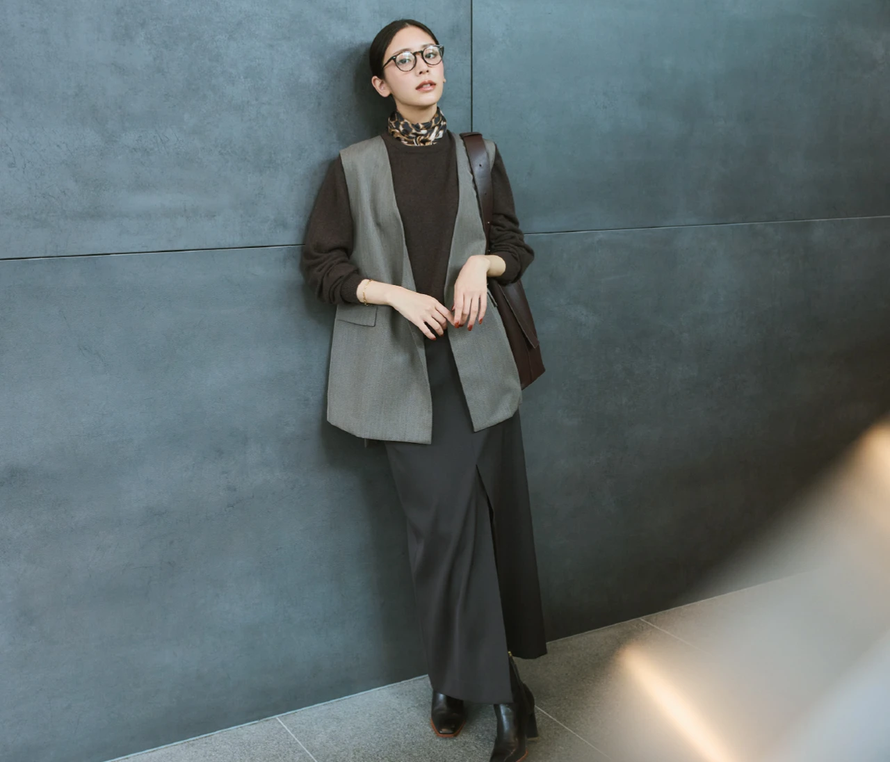 同系色レイヤードですっきり！冬まで素敵に着こなす「ジレ」コーデ3選