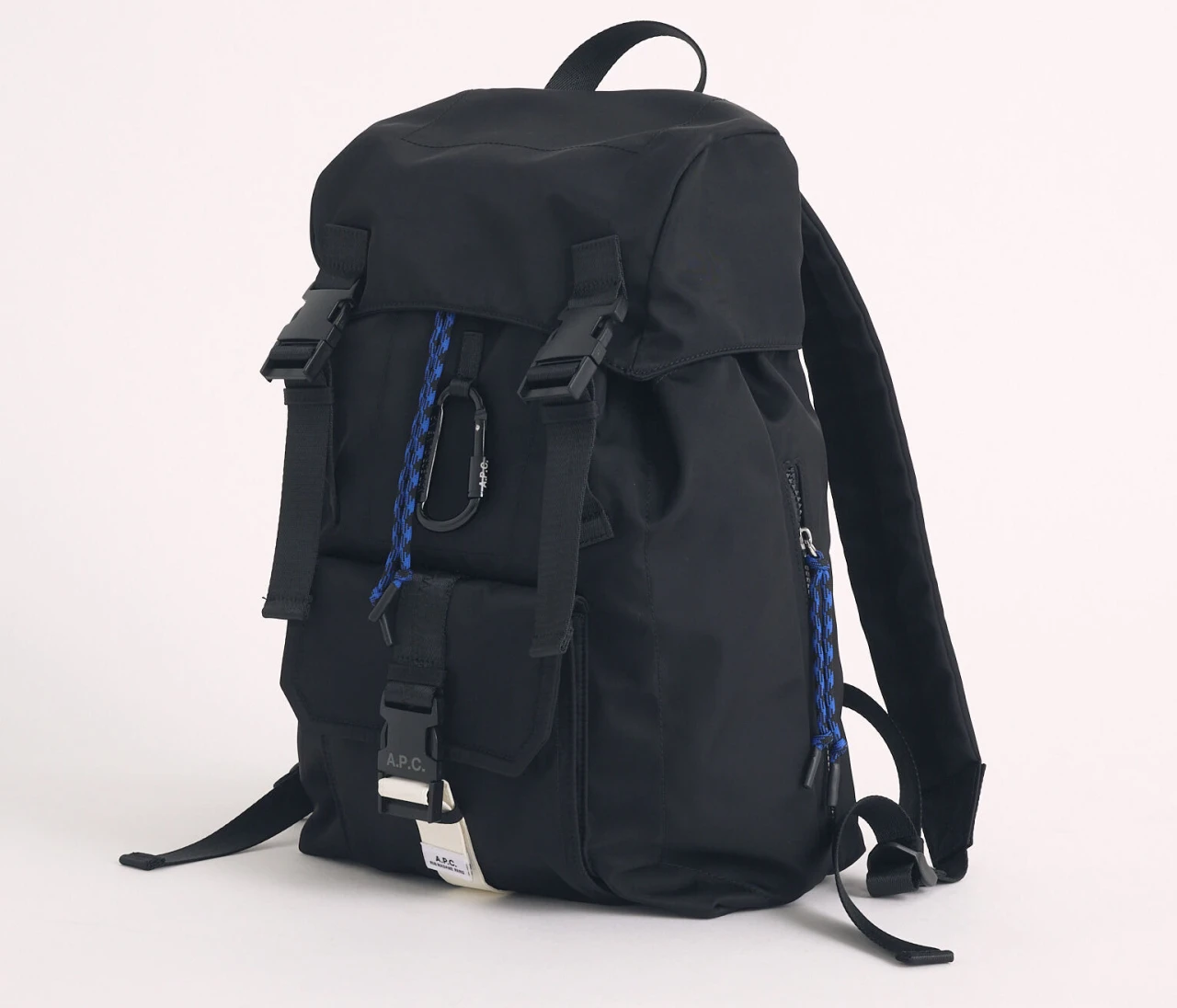 通勤から週末旅まで。大人の毎日に寄り添う【アー・ペー・セー】の機能派リュック【優秀通勤リュック】