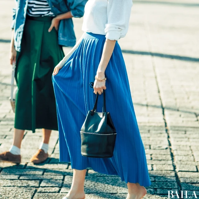 週末のわくわく感は【ビビッド色スカート】が連れてくる☆