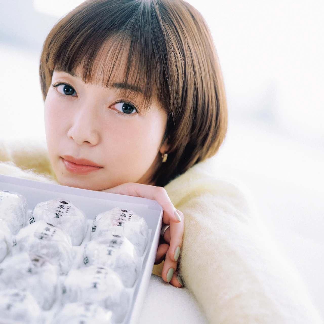 【佐藤栞里の手土産3選】モデル界No.1の気づかい上手はどんな手土産を選んでいる？