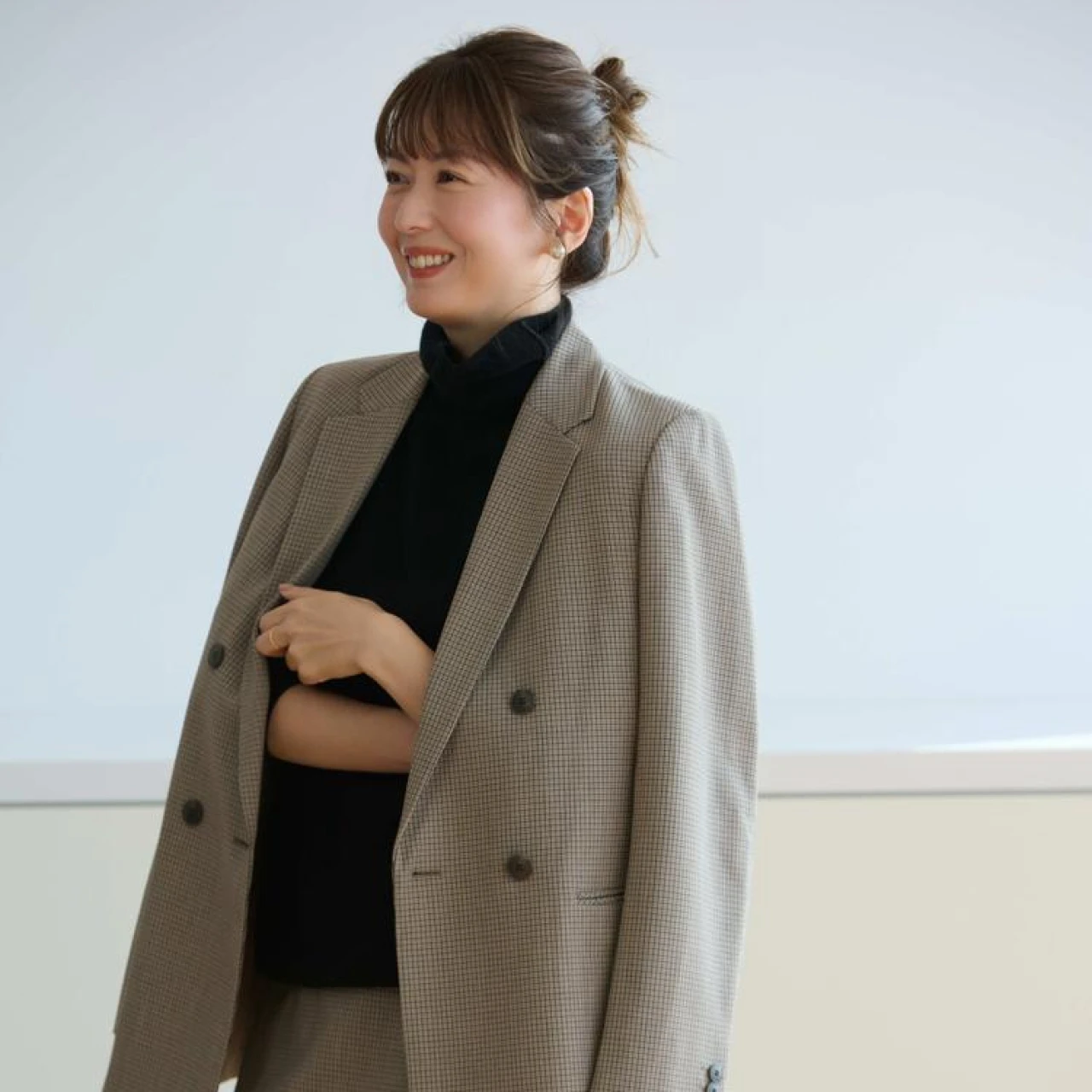 【ユニクロ秋新作】理想の「チェックジャケット」をユニクロで発見！ この秋買うなら“茶系のダブル”＜ユニクロの達人、エディター伊藤真知さんが選ぶ「秋のイチ推し」#４＞