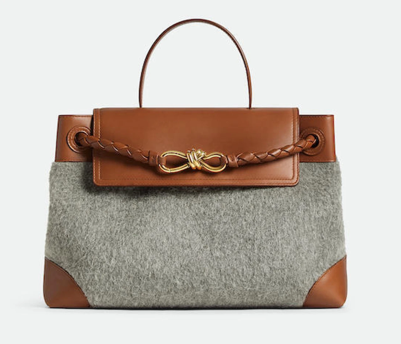 【BOTTEGA VENETA（ボッテガ・ヴェネタ）】フェルト素材✕ブリストルレザーの新モデルに注目