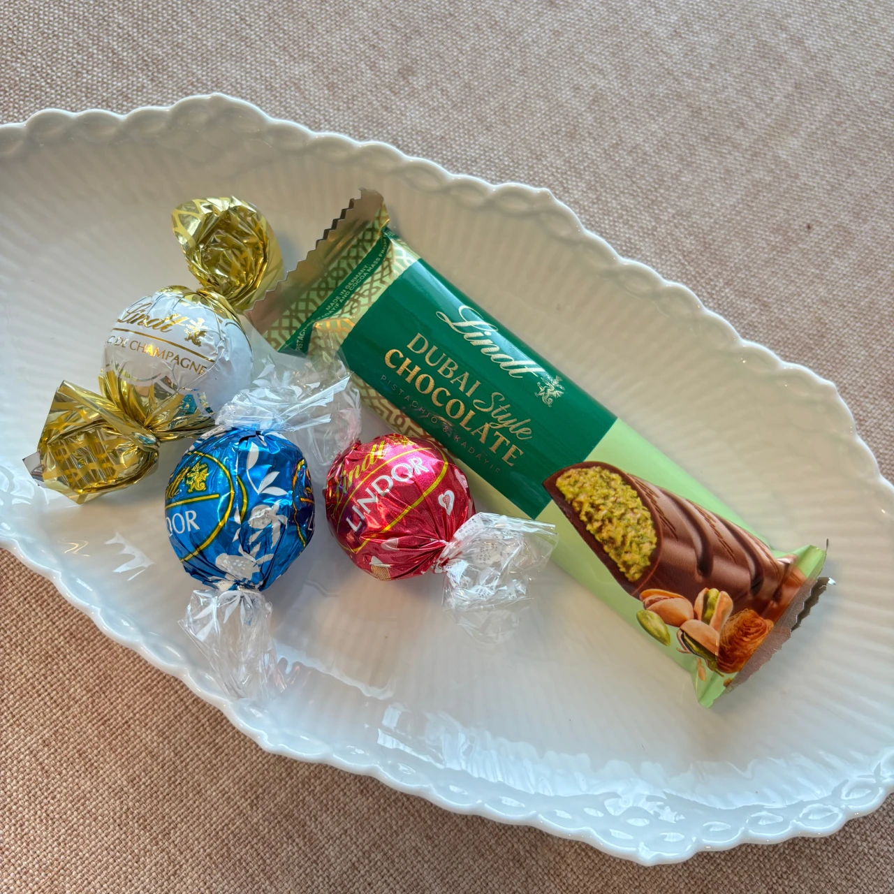 【新作】リンツのドバイスタイルチョコレートを実食！気になる味わいと食感をレビュー！