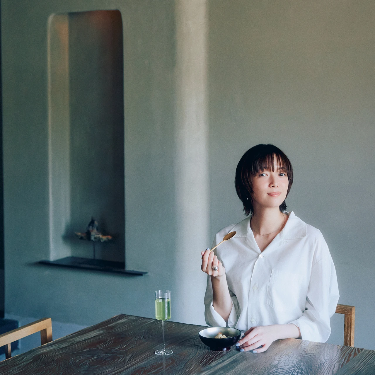 佐藤栞里、都立大学の人気店「楳心果(ばいしんか)」で新感覚の和菓子を堪能!【もぐもぐしーさんぽ】