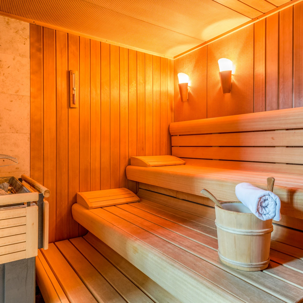 生理中もサウナを楽しんでいい?控えるべき?【医師が回答!30代・40代の生理悩み&疑問】