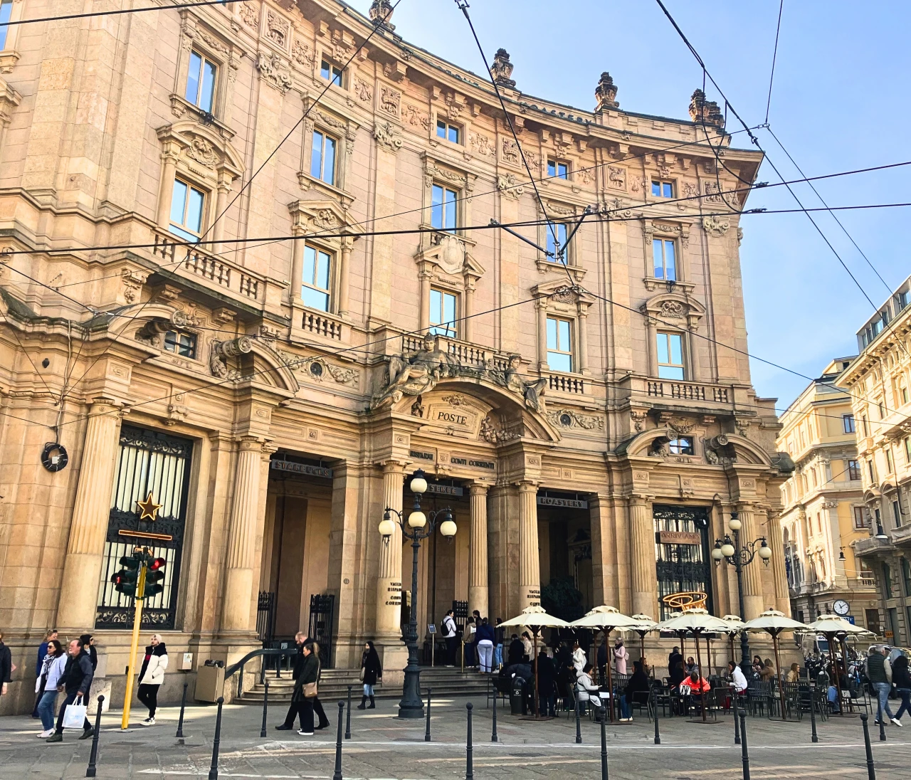 【ミラノ】郵便局？美術館？「世界一美しい」高級スタバの正体をルポ【欧州初】