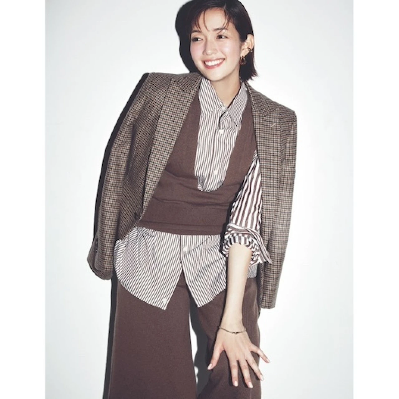 人気スタイリストの【最新ブラウン配色】レイヤード流行の今季こそ、ブラウンの3枚重ねにチャレンジ！