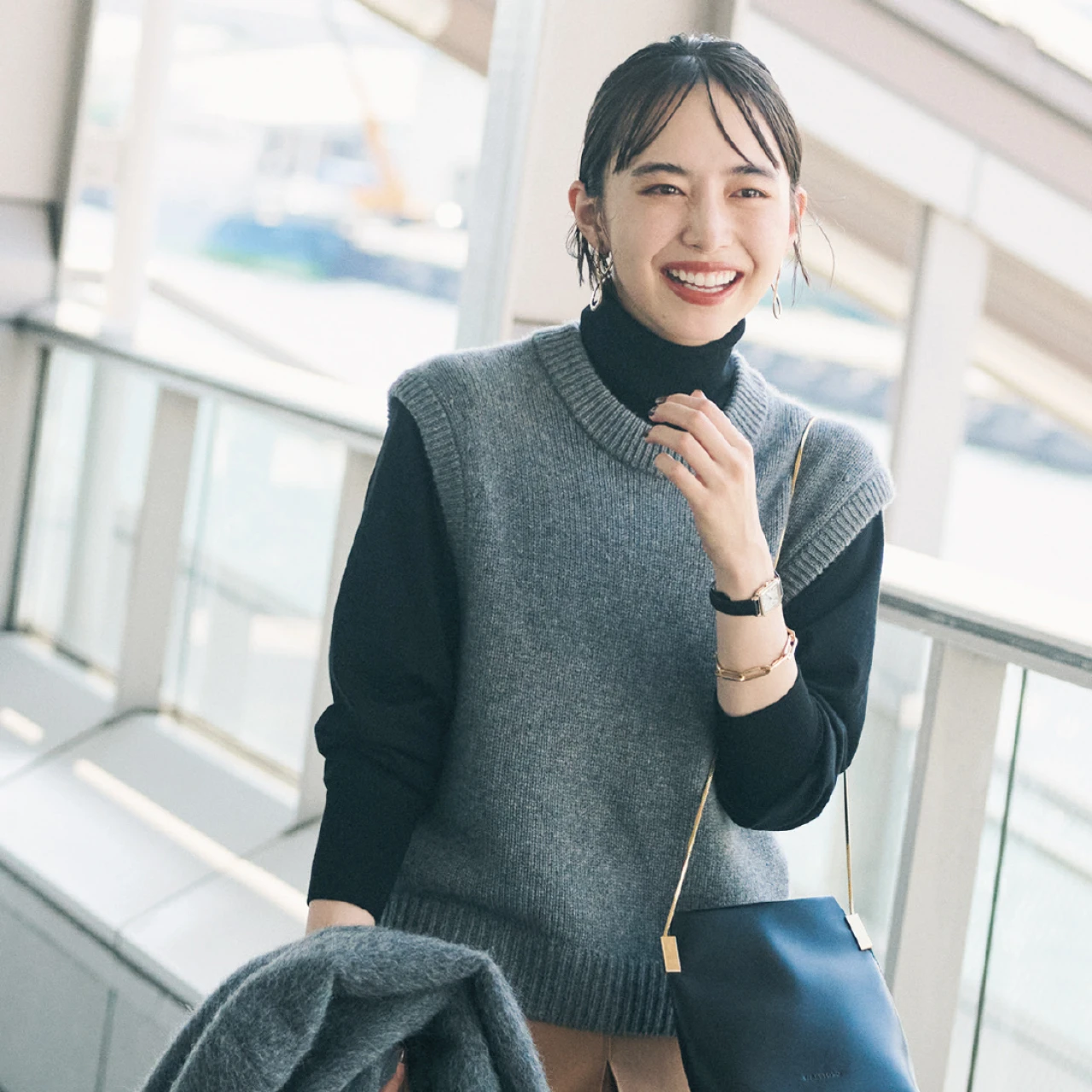 井桁弘恵さん登場！秋冬に活躍する「ニットベスト」着回し4コーデ