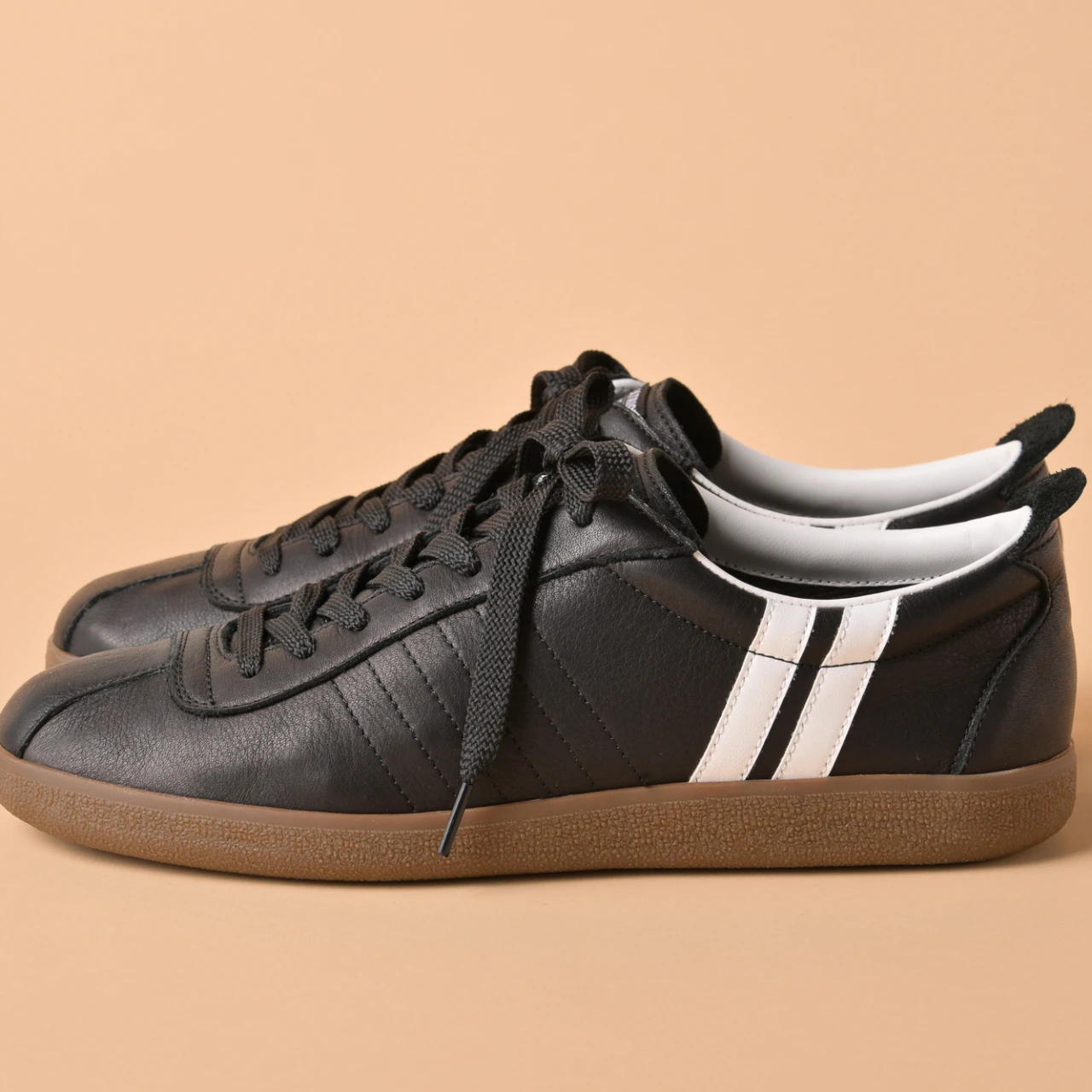 驚きの柔らかさ！ 「パトリック」のレザースニーカー【きれいめ服に似合う黒スニーカー】