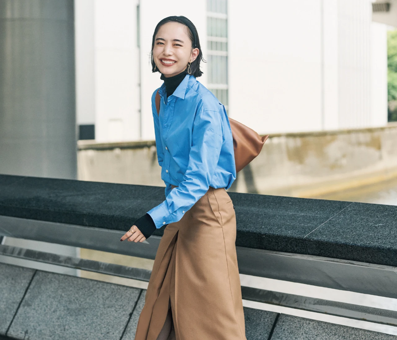 体温調整に使える「黒タートル」は軽やかな質感がカギ！井桁弘恵さんが着こなす黒タートルニットコーデ5選