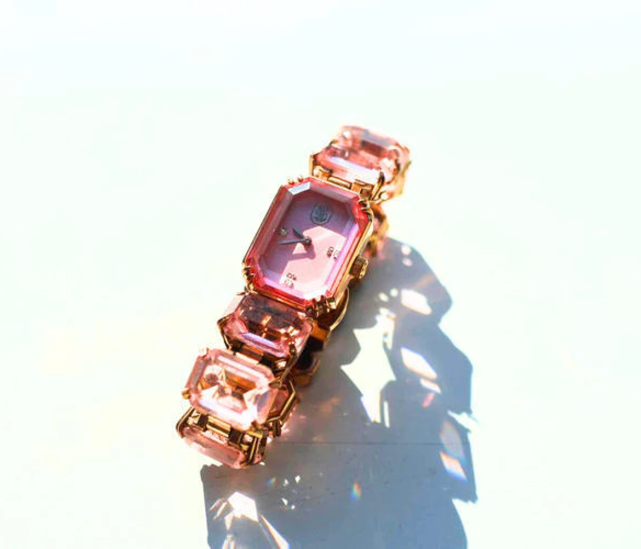 【私の時計物語】25連勤で荒んだ心身に光をくれたスワロフスキーのオクタゴンブレスウォッチ