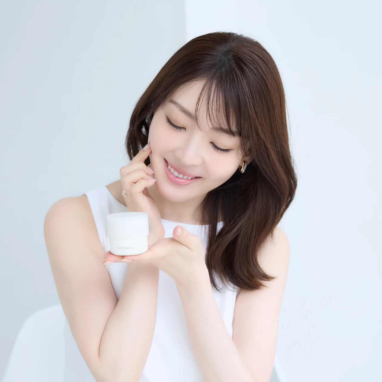 【DECENCIA（ディセンシア）】美容家・大野真理子さんが指南！　日々のスキンケアに潜む、3つの“もったいない”とは？　「美スイッチON！キャンペーン」開催中