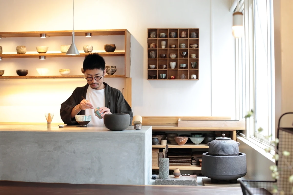 作家の器にも注目。日本茶カフェがアツい①【関西のイケスポ】