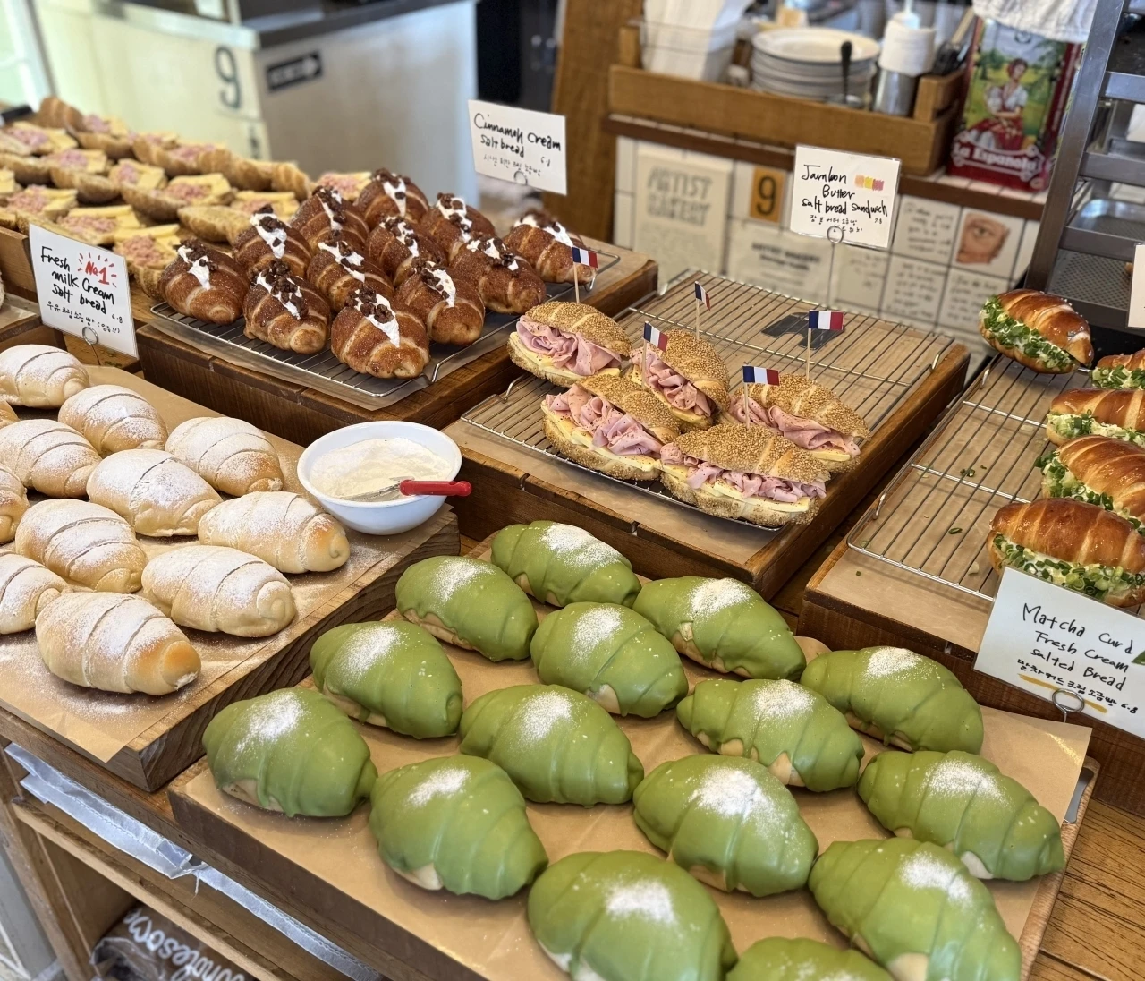 【韓国・安国】塩パンで話題のARTIST BAKERYへ。土曜朝の混雑＆待ち時間をレポ