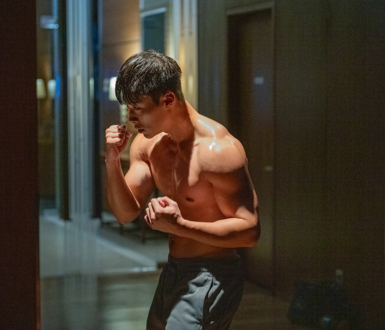 【働く30代におすすめの韓国ドラマ】ウ・ドファン×イ・サンイ×Rainの圧倒的肉体美と“ブロマンスが光る！ 『ブラッドハウンド』シリーズ