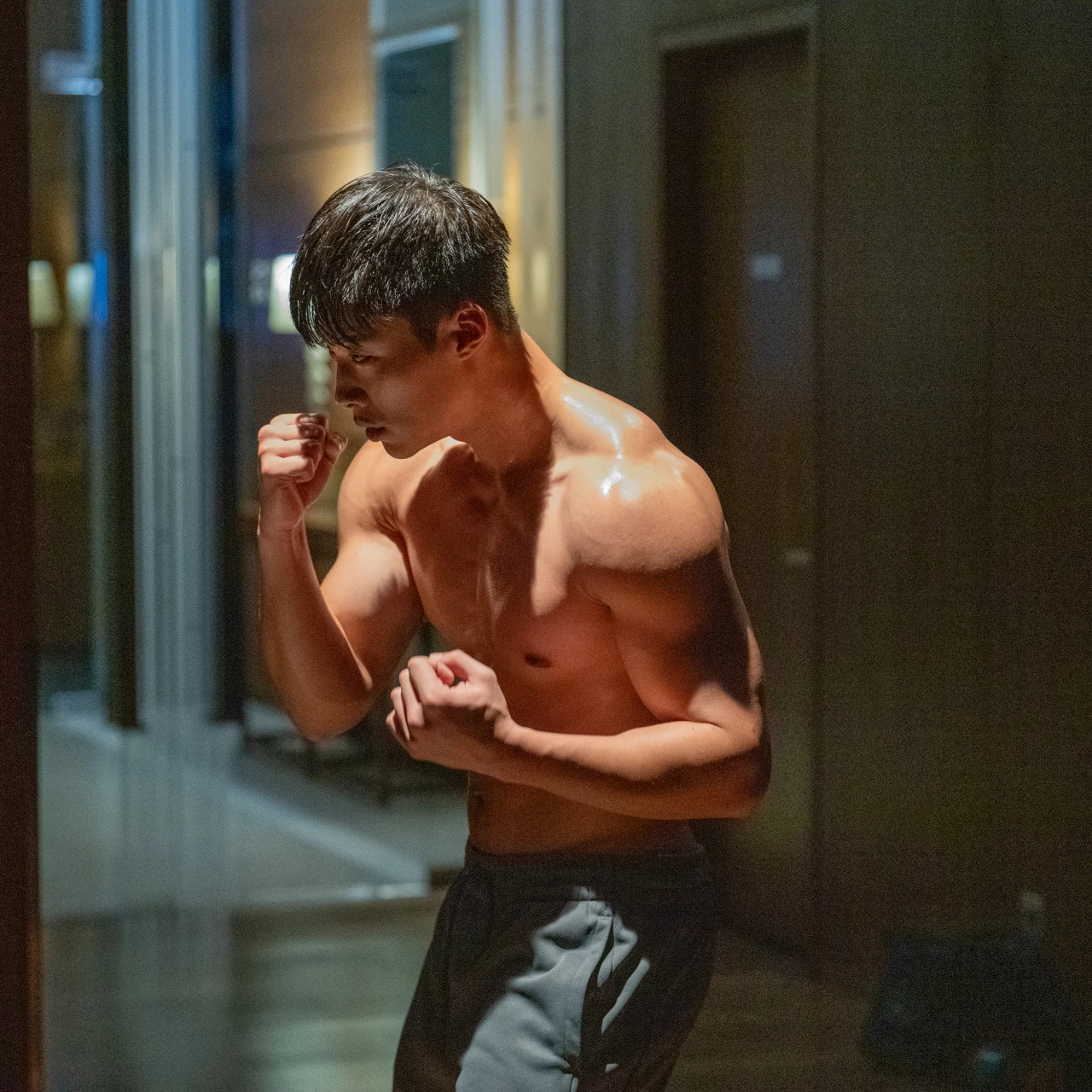 【働く30代におすすめの韓国ドラマ】ウ・ドファン×イ・サンイ×Rainの圧倒的肉体美と“ブロマンスが光る！ 『ブラッドハウンド』シリーズ