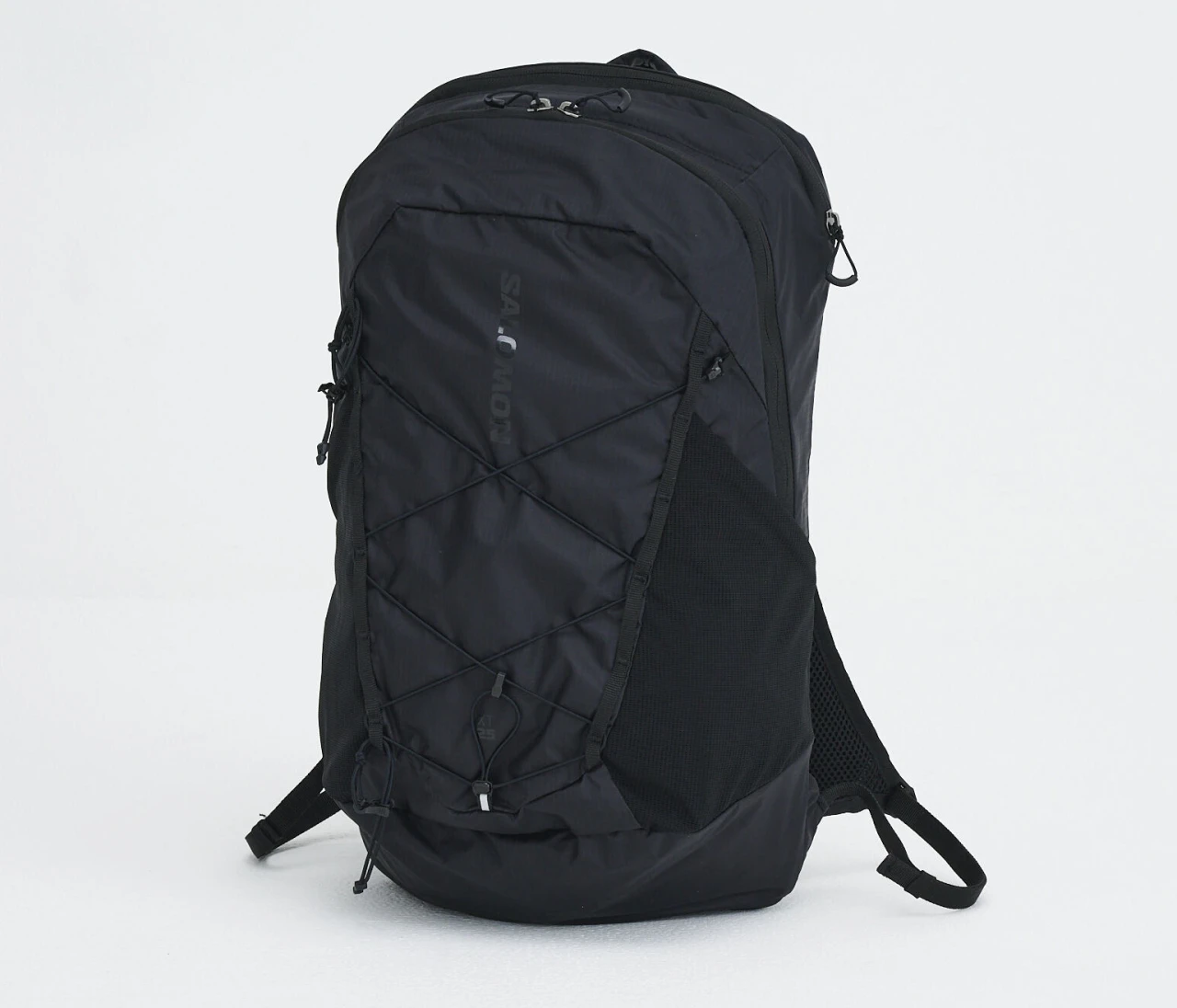 機能も見た目も妥協なし! 「サロモン」の軽量リュック「XT 25」を徹底レビュー【優秀通勤リュック】