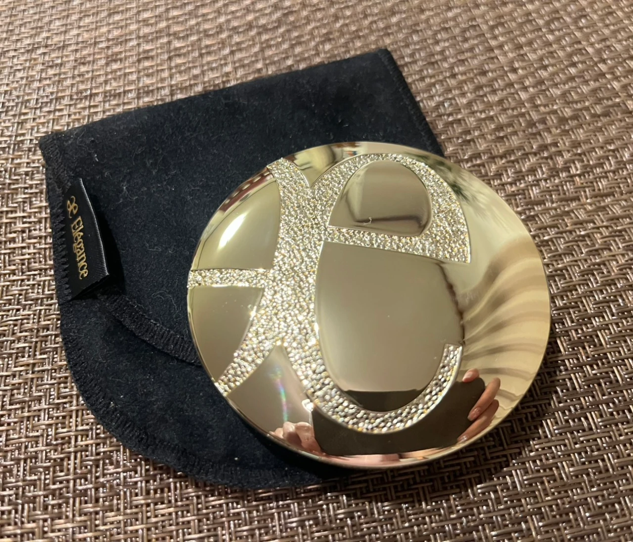 【パウダー比較】エレガンス ラ プードルとESTEE LAUDER