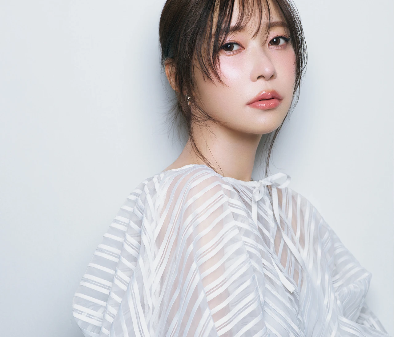 【指原莉乃が“コミュ力の天才”と言われる理由】プロデュースしているアイドルのメンバーや後輩たちとどう接してる？