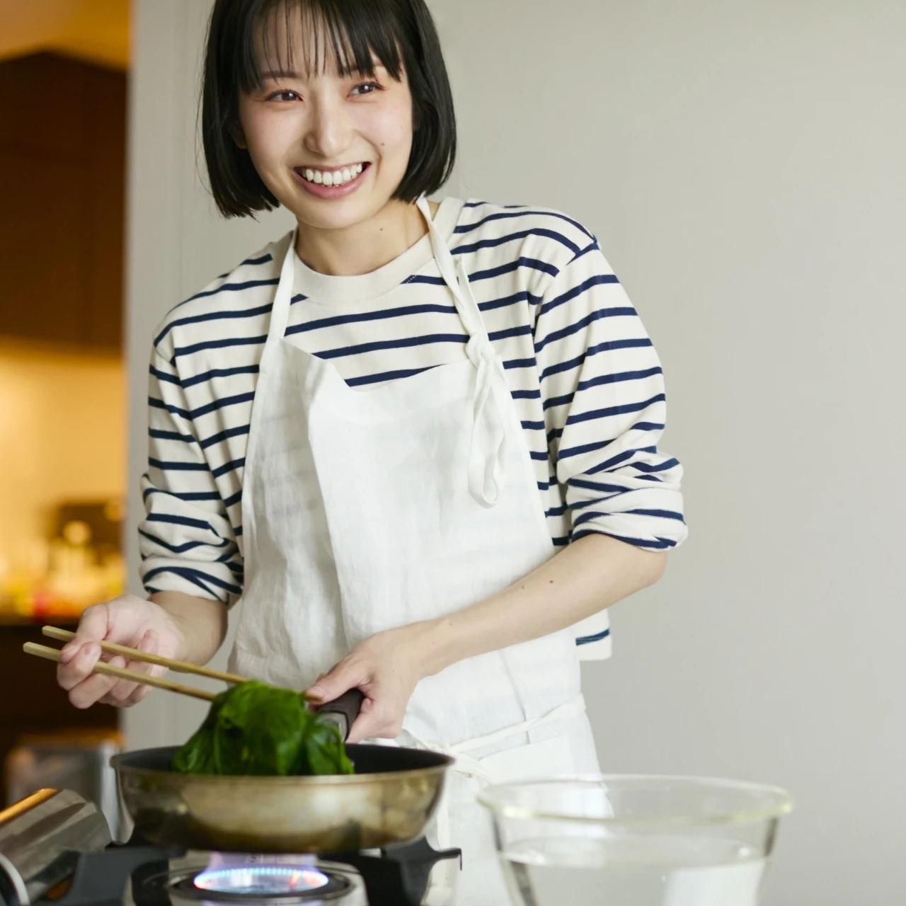 【料理家・長谷川あかりロングインタビュー】家でしか食べられない“特別ではないからこそ特別な味”。初連載「ご自愛ごはん」に込めた想い