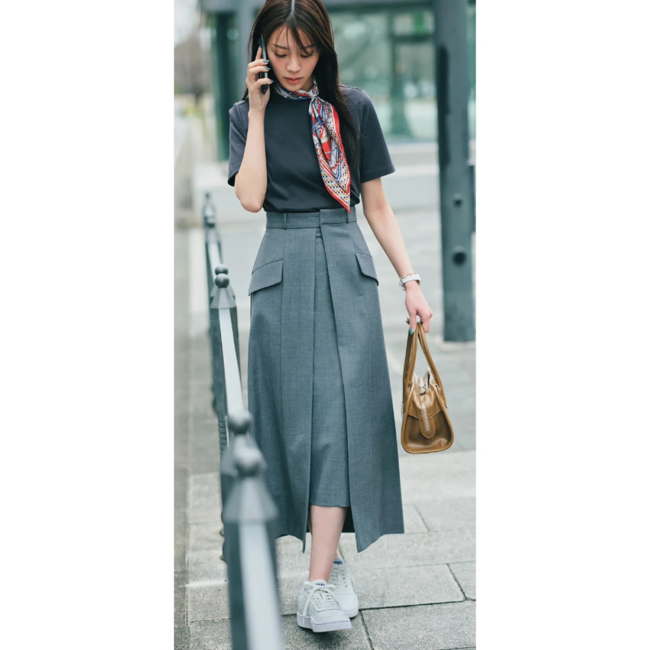予想最高気温21度/モードなディテールを味方にしたこなれ感たっぷりのワントーン【BAILA今日のコーデ】