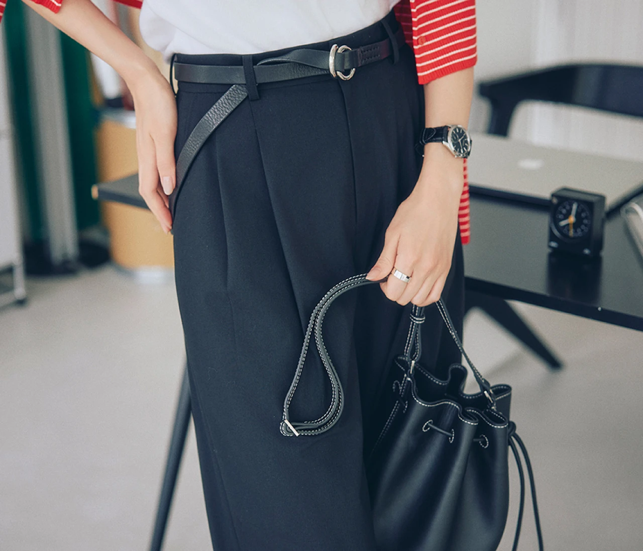 マイカアンドディールの“優秀スペックパンツ”を夏の相棒に